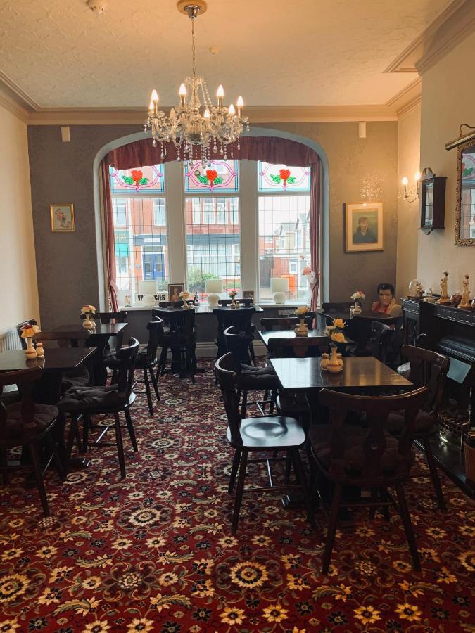 The Woodleigh Family Hotel Blackpool Esterno foto